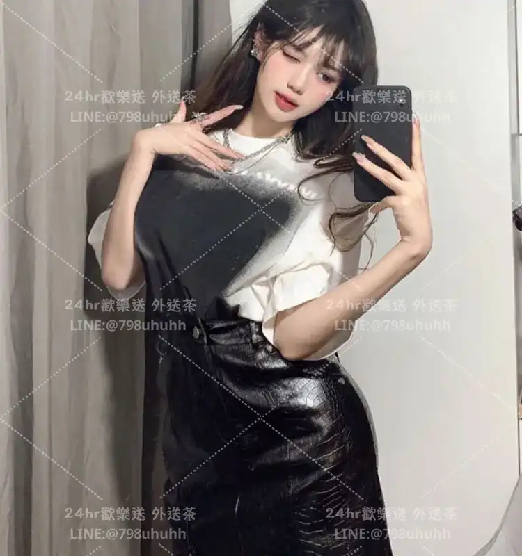 唅念
